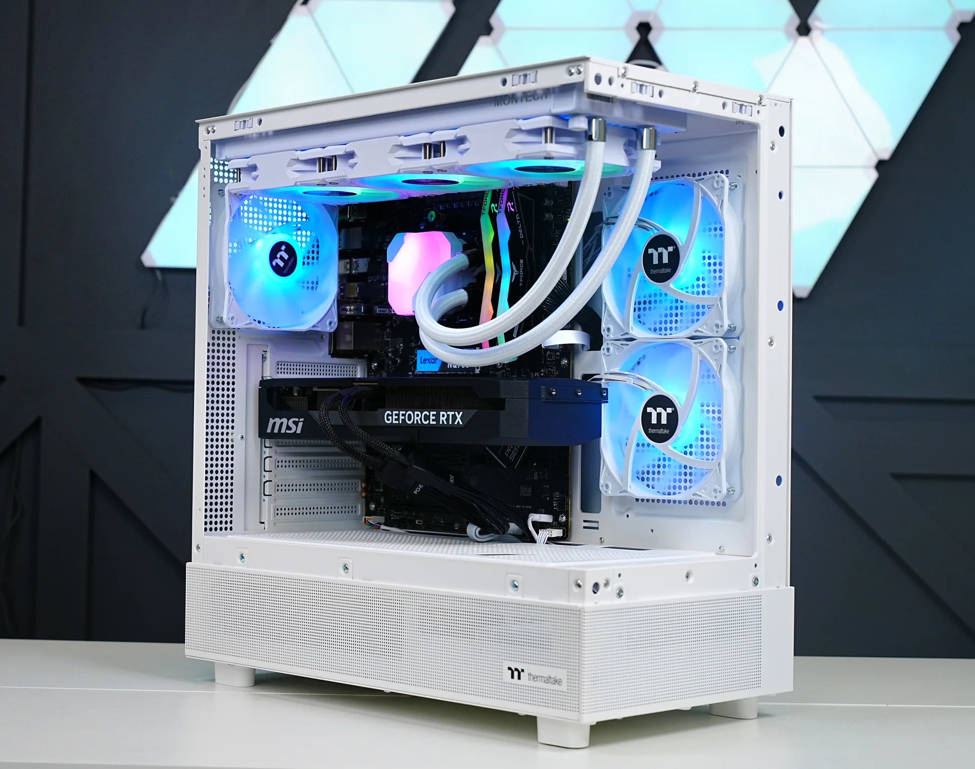 TECHNOID Glass Gaming PC - GeForce RTX 5070 - Intel Core i7 14700KF - 32GB DDR5 - 2TB SSD - Win 11 PRO - AI Ready - VR Compatible - Wifi Bluetooth