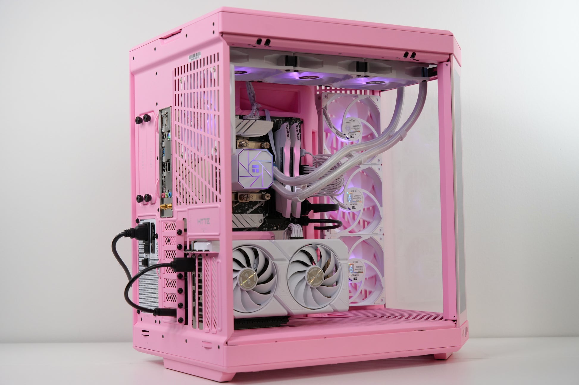 TECHNOID Limited Edition Gaming Pc (Intel i7-14th Gen - AMD RX 7800 XT - 2TB SSD - 32GB RAM DDR5- Win 11 Pro - HYTE Y70 Touch infinite - Pink)