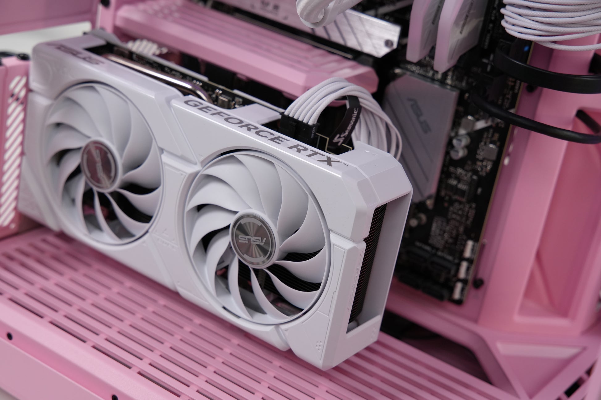 TECHNOID Limited Edition Gaming Pc (Intel i7-14th Gen - AMD RX 7800 XT - 2TB SSD - 32GB RAM DDR5- Win 11 Pro - HYTE Y70 Touch infinite - Pink)