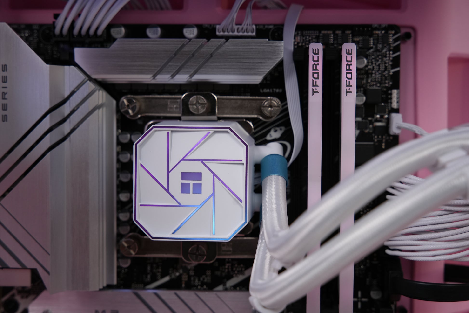 TECHNOID Limited Edition Gaming Pc (Intel i7-14th Gen - AMD RX 7800 XT - 2TB SSD - 32GB RAM DDR5- Win 11 Pro - HYTE Y70 Touch infinite - Pink)